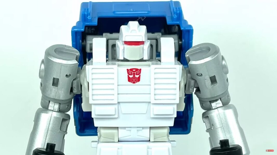 Transformers Generations Puffer  (2 of 13)